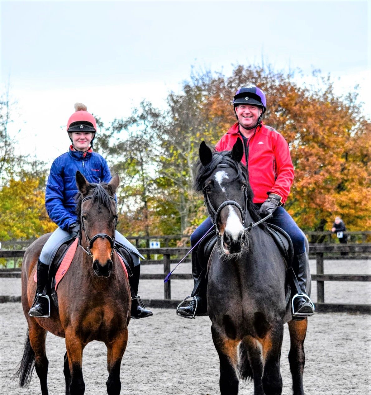 Felpa Con Cappuccio Keep Calm And Canter On Rosa Con Scritta Nera – Perfetta Per Gli Amanti Dell'equitazione